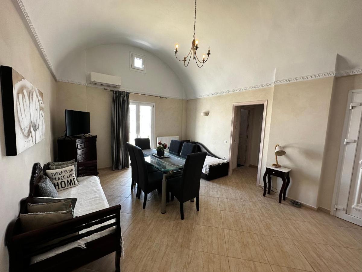Veldi Art - Kamari Beach Apartment ฟิรา ภายนอก รูปภาพ