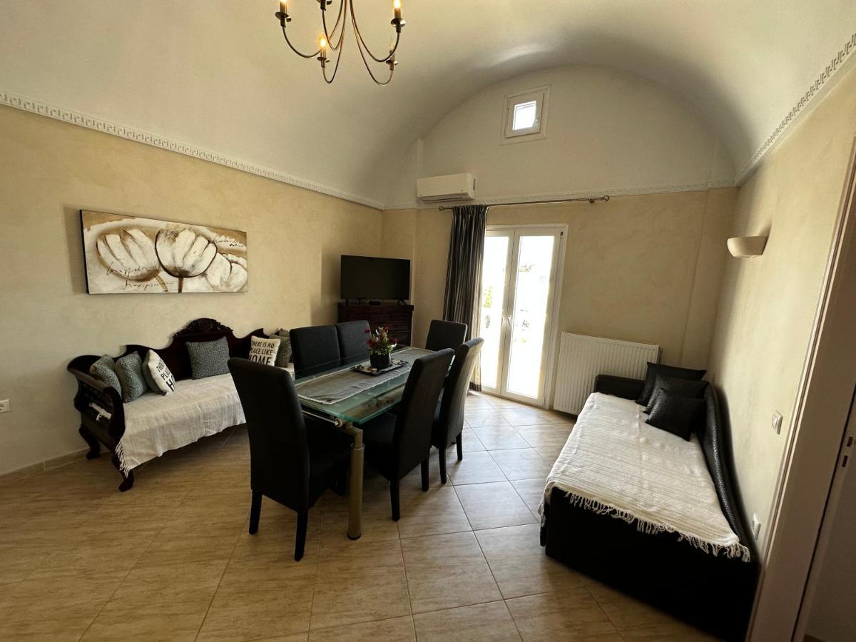 Veldi Art - Kamari Beach Apartment ฟิรา ภายนอก รูปภาพ