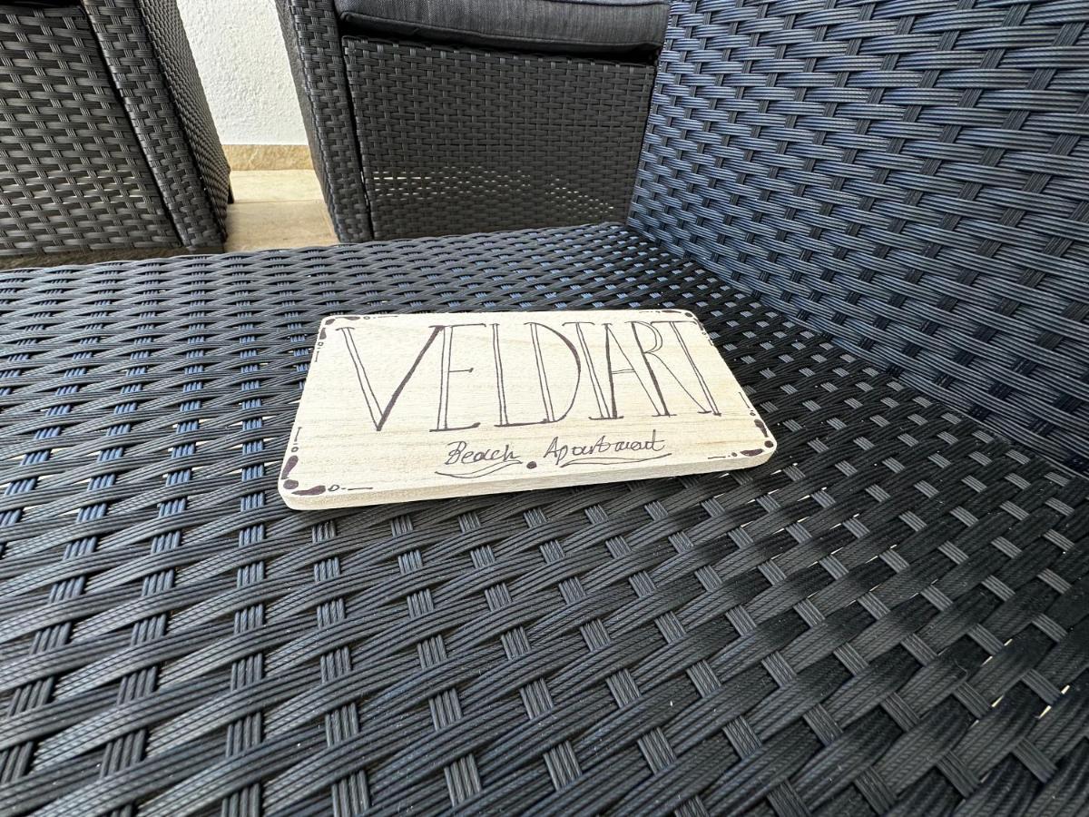 Veldi Art - Kamari Beach Apartment ฟิรา ภายนอก รูปภาพ