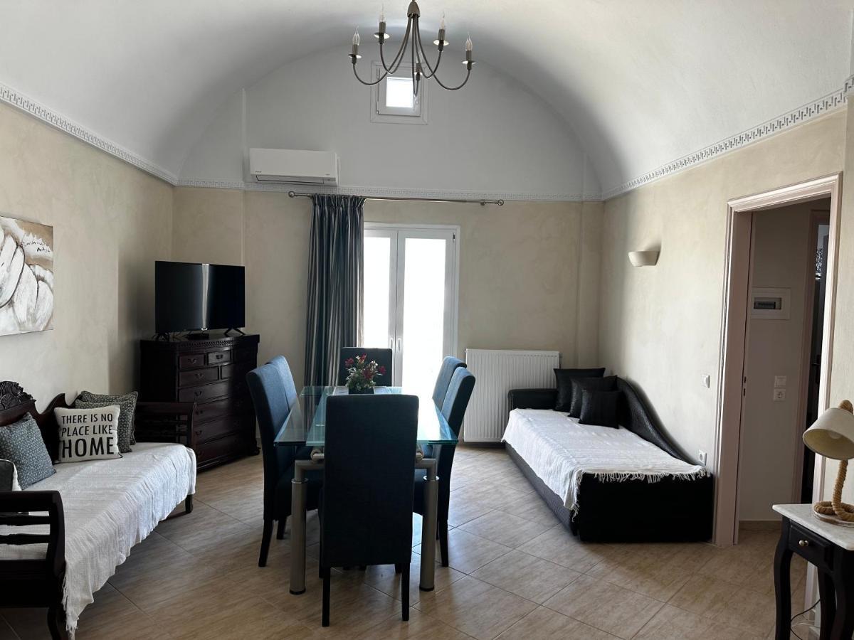 Veldi Art - Kamari Beach Apartment ฟิรา ภายนอก รูปภาพ