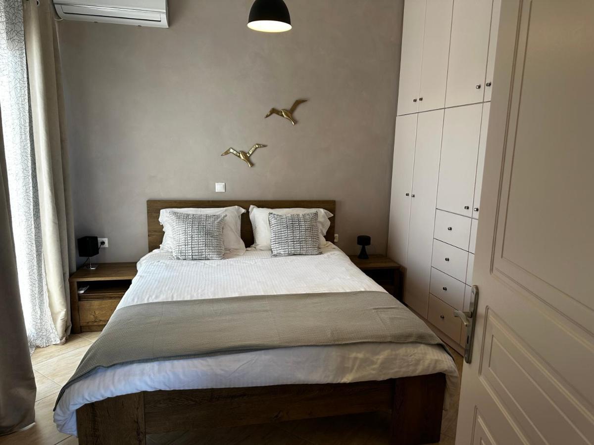 Veldi Art - Kamari Beach Apartment ฟิรา ภายนอก รูปภาพ