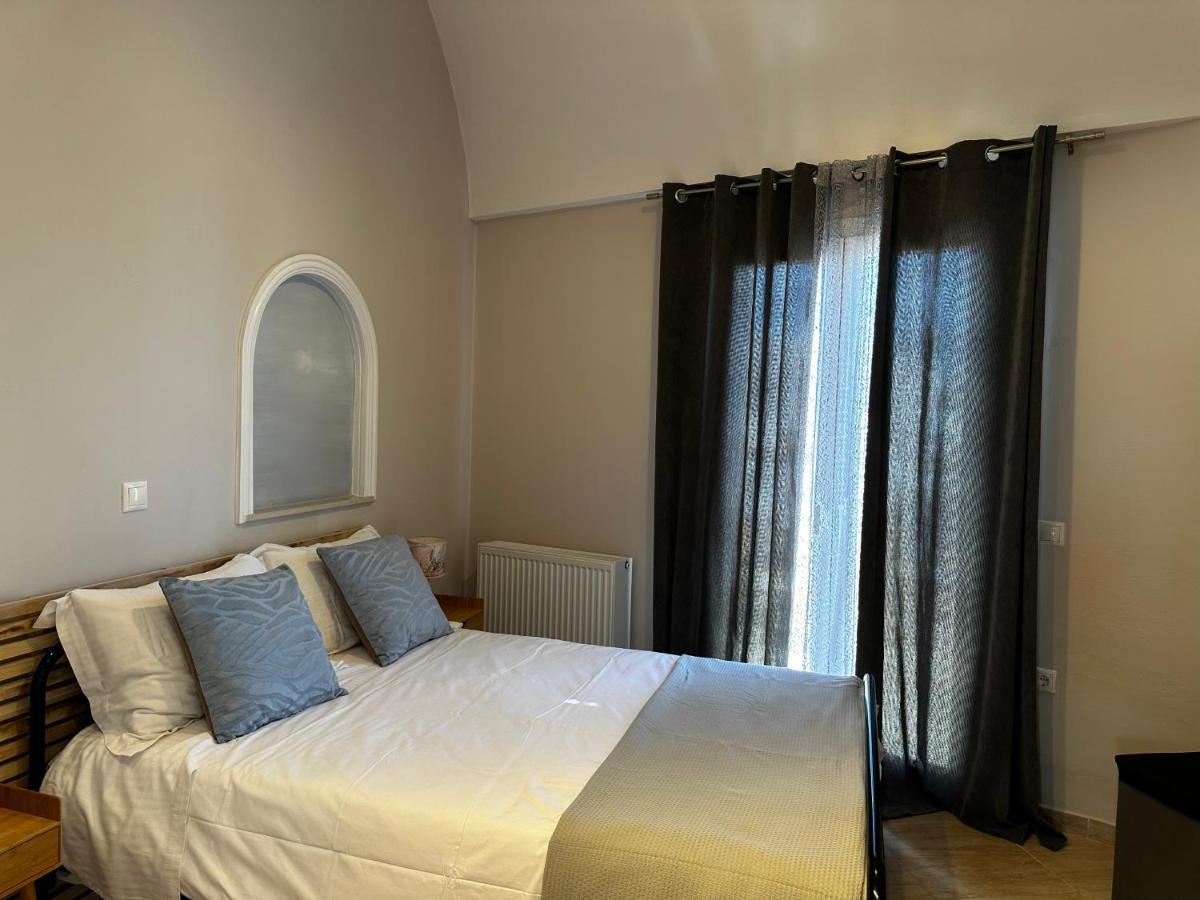 Veldi Art - Kamari Beach Apartment ฟิรา ภายนอก รูปภาพ