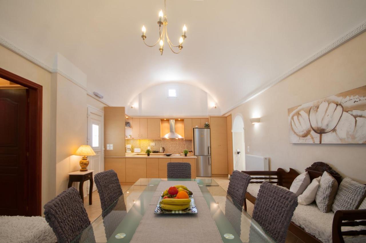 Veldi Art - Kamari Beach Apartment ฟิรา ภายนอก รูปภาพ
