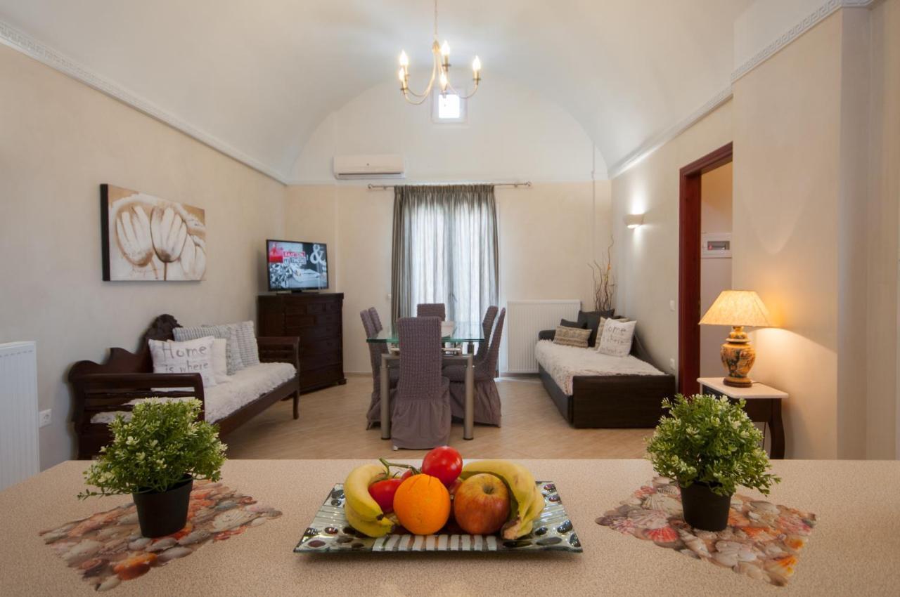 Veldi Art - Kamari Beach Apartment ฟิรา ภายนอก รูปภาพ