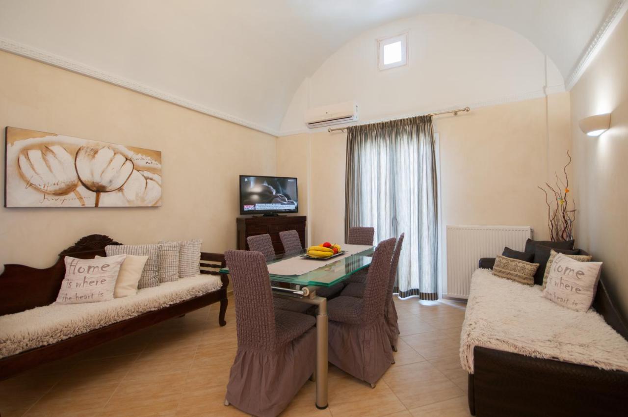 Veldi Art - Kamari Beach Apartment ฟิรา ภายนอก รูปภาพ